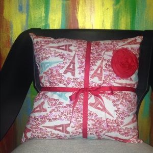 EIFFEL TOWER OF HEARTS HOME DECOR THROW PILLOW